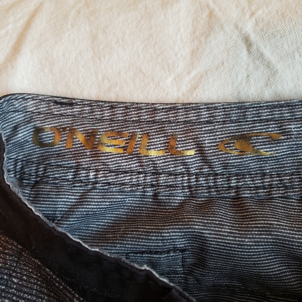 Shorts - Picture 3 of 5